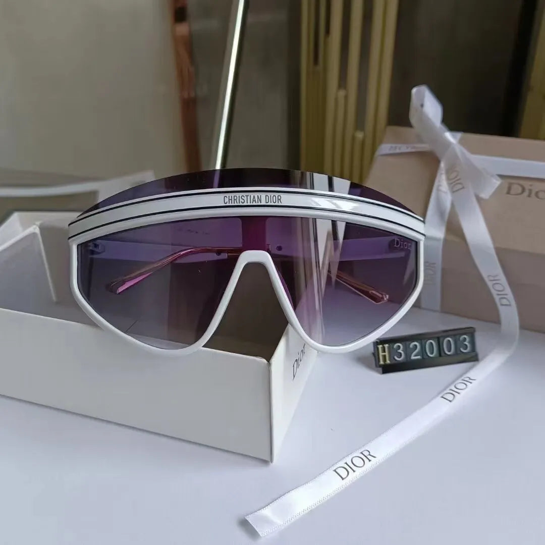 Oversized Watermark Sunglasses 832003s-sss62