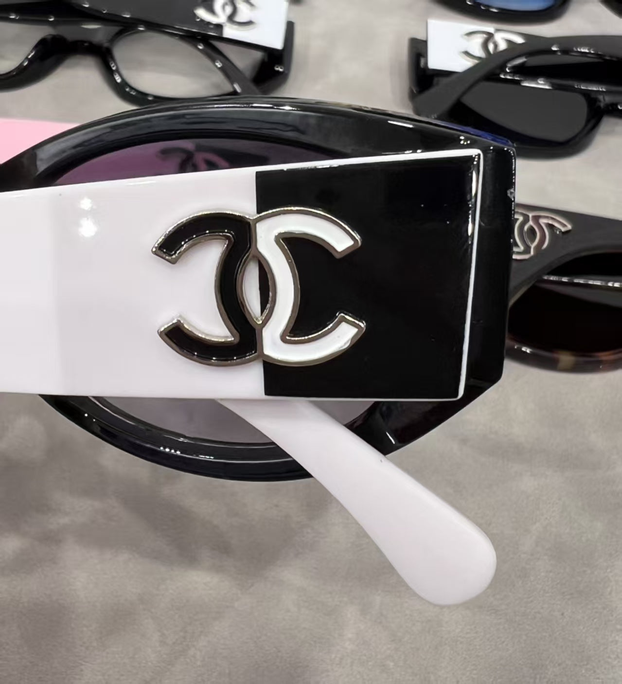 Fashion Sunglasses—5525s-sss62